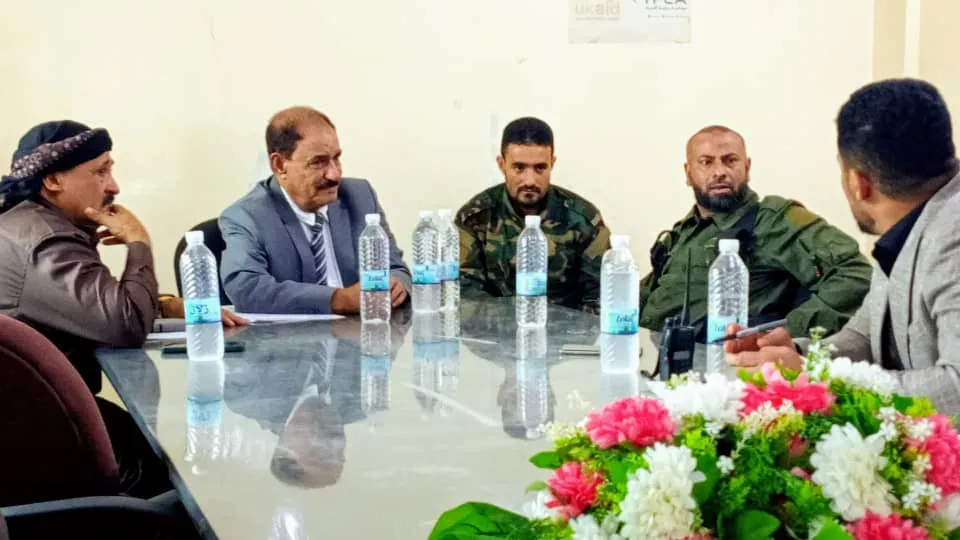 محافظ الضالع يناقش مع قائد قوات الحزام الأمني الأوضاع الأمنية بالمحافظة