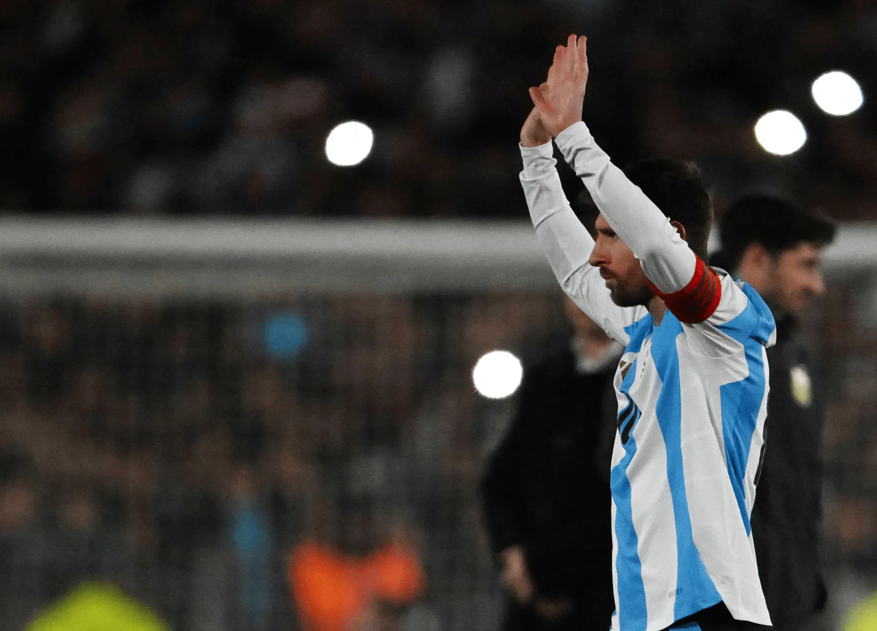 ميسي يثير الغموض بشأن مشاركته في كأس العالم القادمة