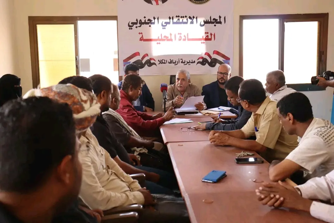 فريق التوجيه والرقابة الرئاسي يطّلع على سير عمل تنفيذية انتقالي أرياف المكلا