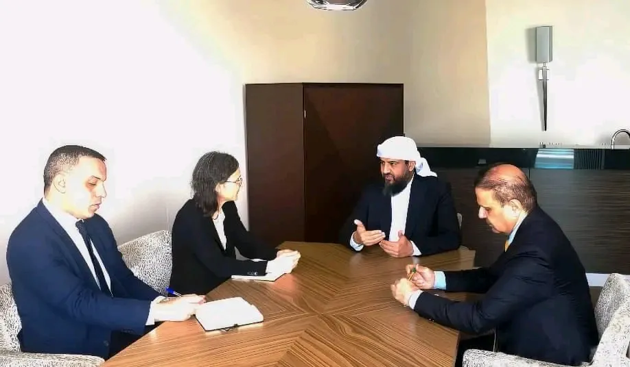 المحرّمي يلتقي السفيرة الفرنسية لبحث تعزيز العلاقات ومكافحة الإرهاب