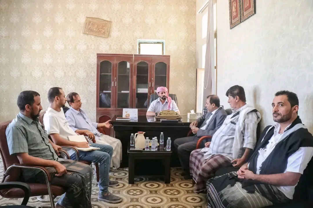 فريق التوجيه والرقابة الرئاسي يناقش أوضاع الهيئة العامة للنقل البرّي بمحافظة المهرة
