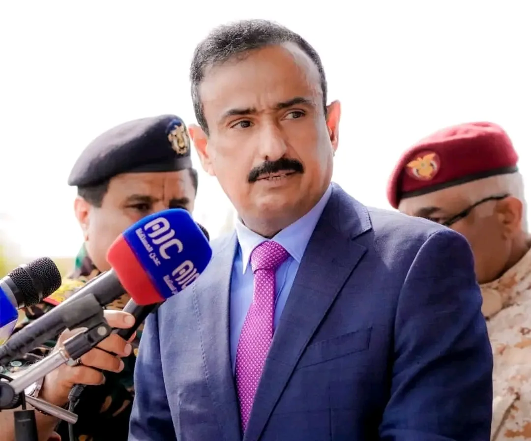 مكتب الإعلام يوثق كلمة محافظ شبوة خلال الاستعراض العسكري بحضور معالي وزير الدفاع