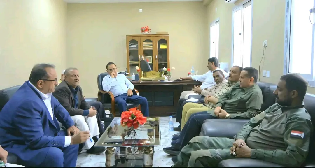 فريق التوجيه والرقابة الرئاسي يناقش تفعيل الدور الرقابي لضبط الأسعار في أسواق لحج