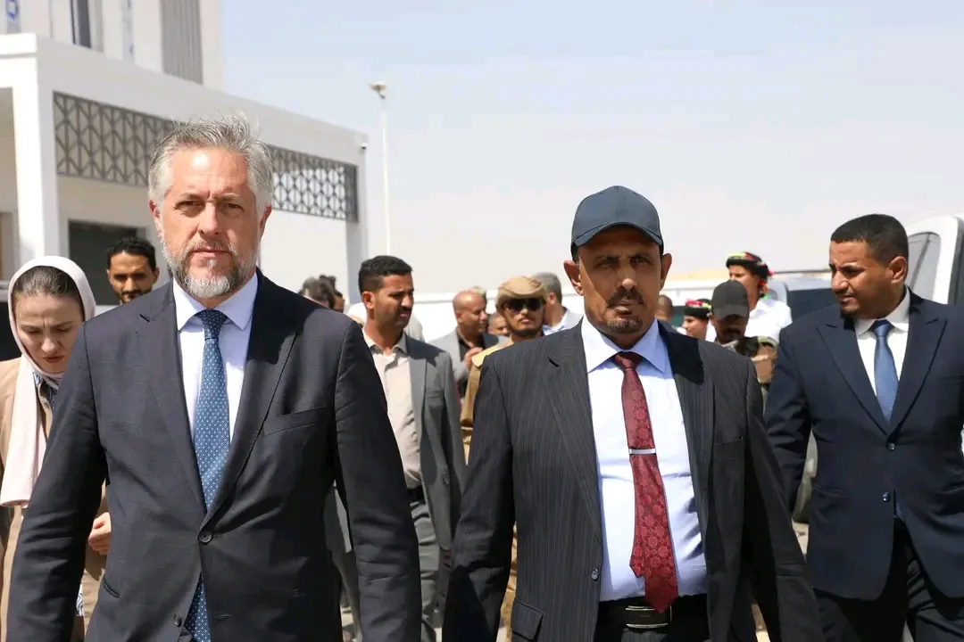 محافظ حضرموت وسفير الاتحاد الأوروبي يفتتحان مركز الصادرات السمكية بالمحافظة