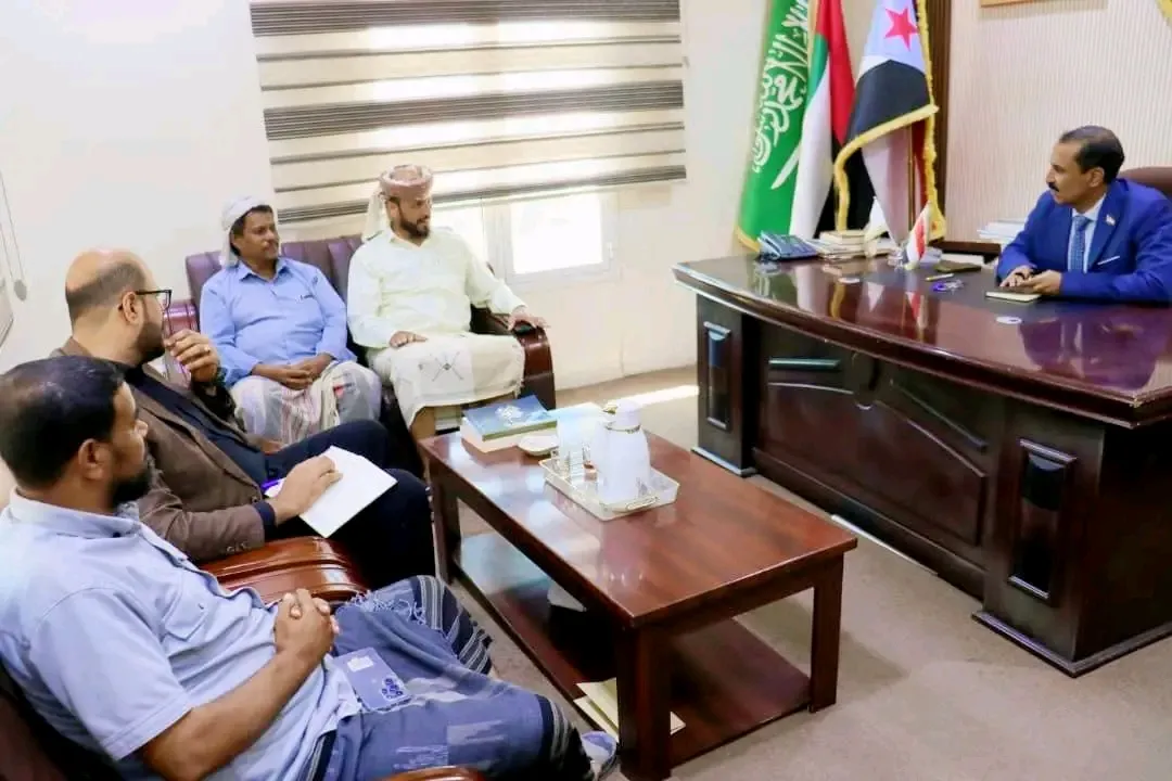 القائم بأعمال رئيس تنفيذية انتقالي حضرموت يطلع على مجمل الأوضاع بمديرية الشحر