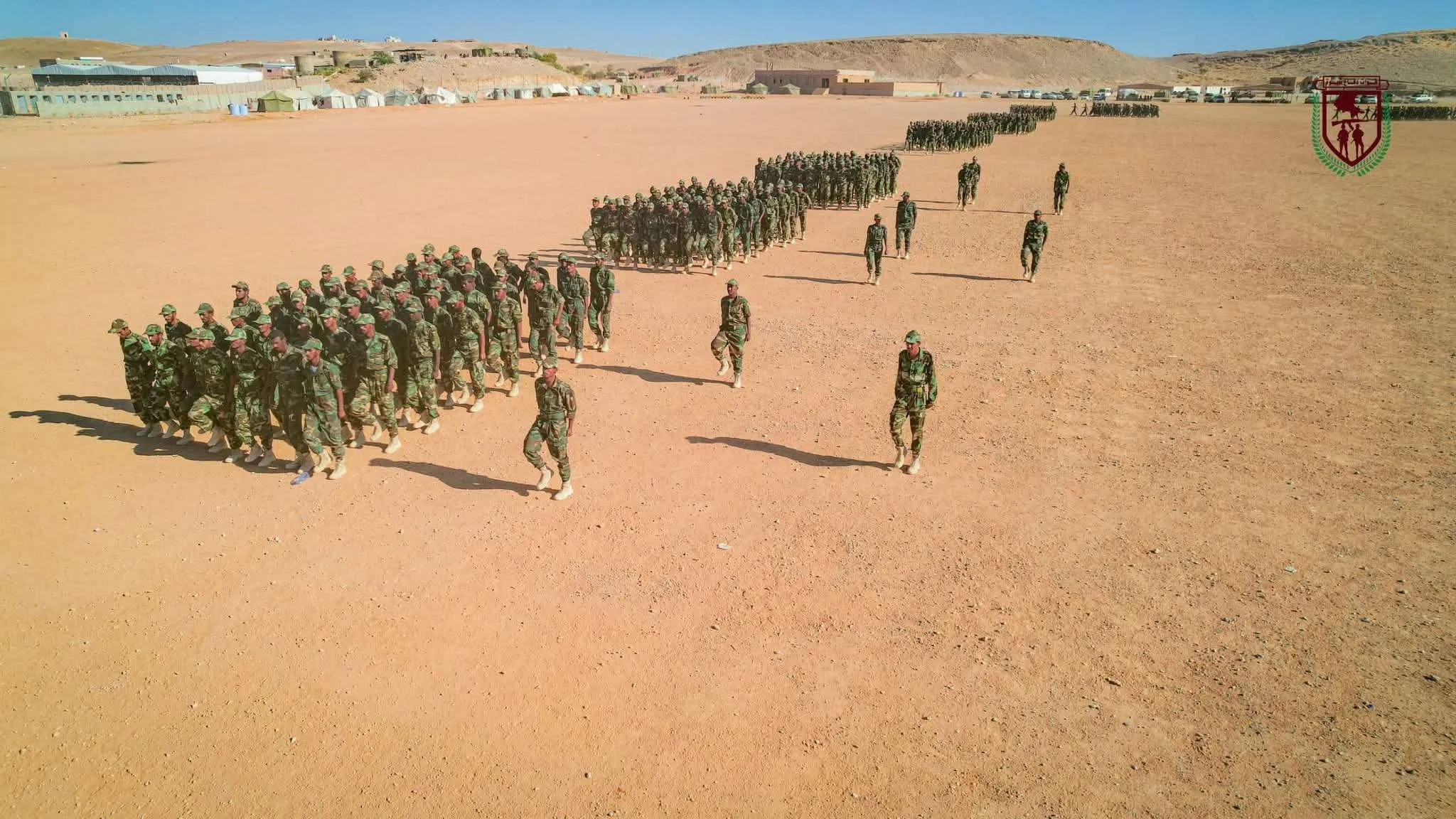 قوات دفاع شبوة تحتفل بتخريج اللواء الثامن وتستعرض جاهزيته القتالية