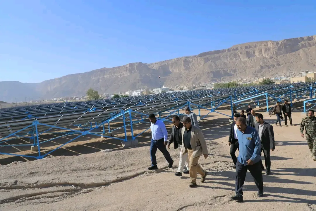 محافظ حضرموت يطلع على مشروع الطاقة الشمسية لمياه سيئون وضواحيها