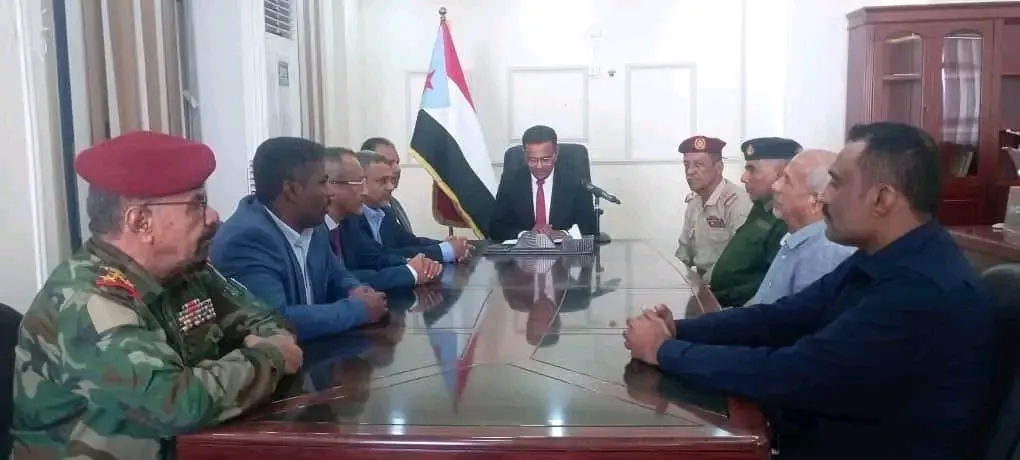 السلطة المحلية بحضرموت تصدر بيانًا هامًا تؤكد فيه تأييدها للقرارات والتوجهات المتخدة من المجلس الانتقالي الجنوبي