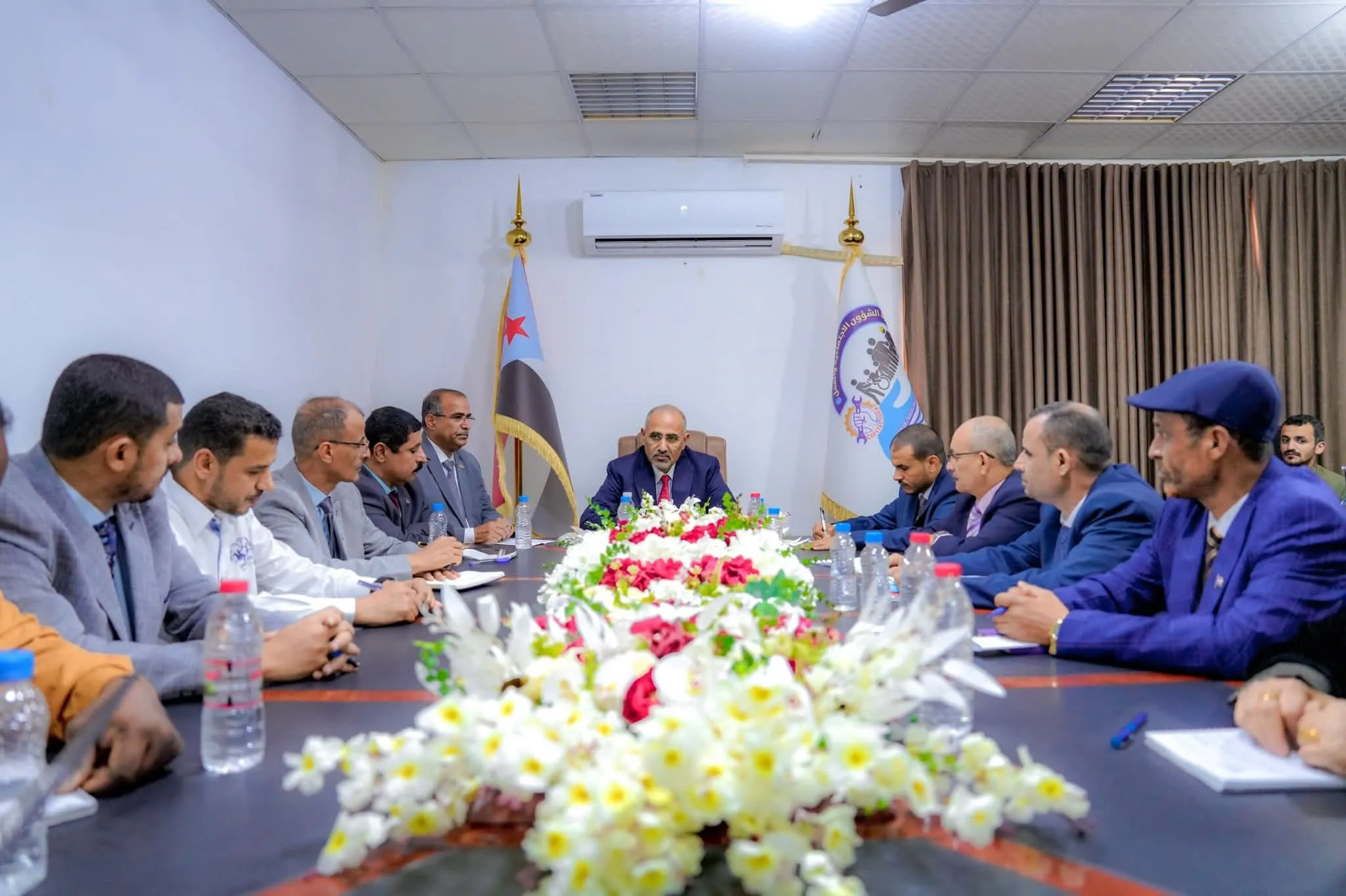 الرئيس الزُبيدي يطّلع على سير العمل في وزارتي الشؤون الاجتماعية والعمل والخدمة المدنية والتأمينات