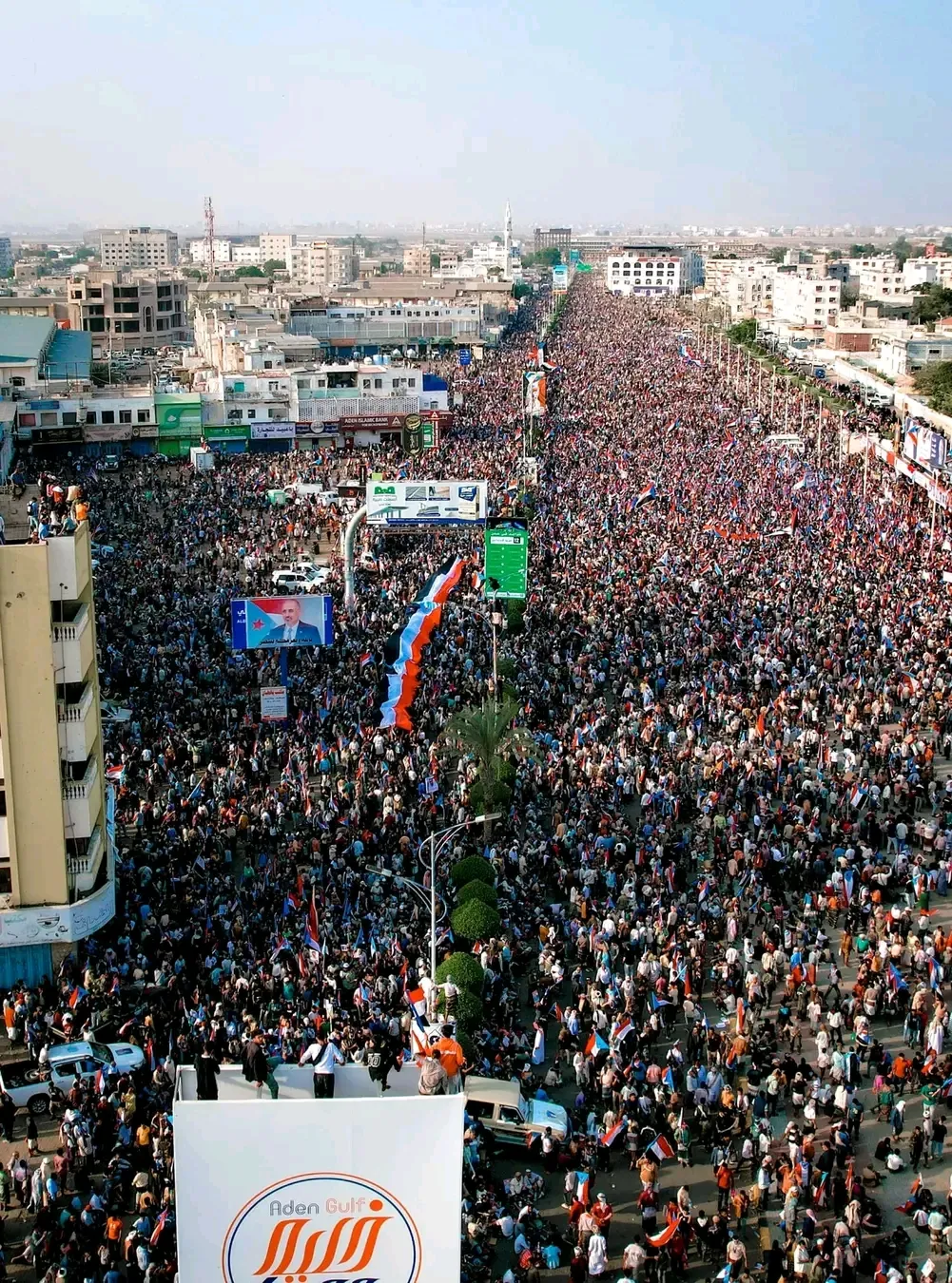 تلبية لدعوة الرئيس الزُبيدي .. أبناء الجنوب يحتشدون في العاصمة عدن بمليونة الثبات والتصعيد الشعبي \
