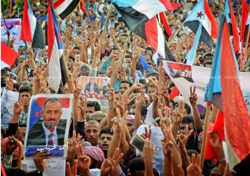 تظاهرة أول أبريل تعيد صياغة معادلة الشرعية الشعبية في الجنوب وترفض الوصاية الخارجية