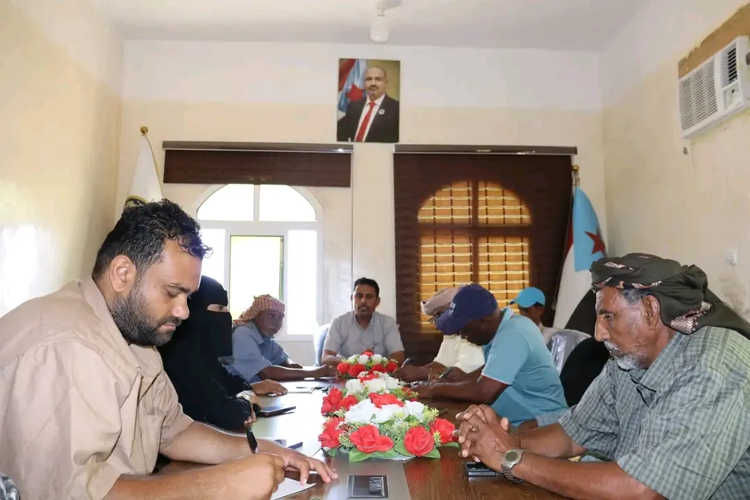 تنفيذية انتقالي سقطرى تعقد اجتماعًا استثنائيًا لمناقشة ترتيبات الحشد الجماهيري تضامنًا مع حضرموت والتنديد بتدهور الخدمات