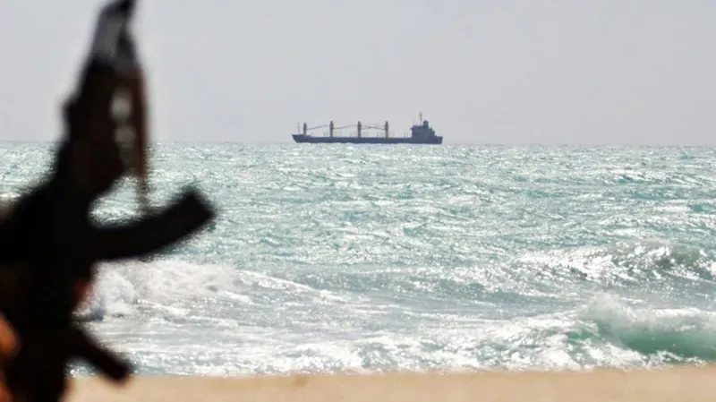 إيران تلوّح بإغلاق باب المندب رداً على تهديدات ترامب بضرب بنيتها التحتية