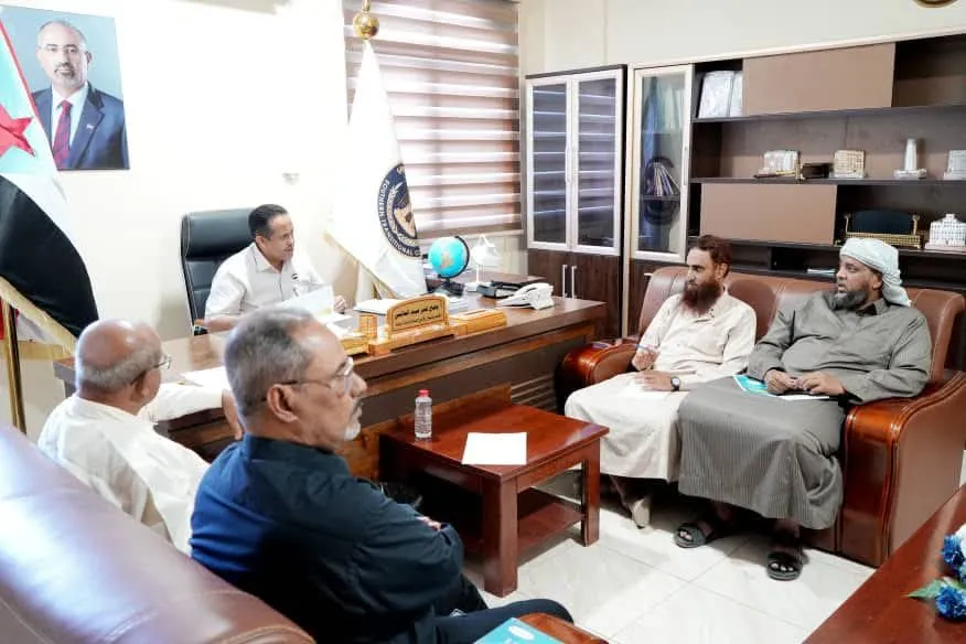 الحالمي يعقد اجتماعا بهيئة الفكر والإرشاد ويشدد على أهمية الوعي بالقيم الوطنية والدينية الوسطية