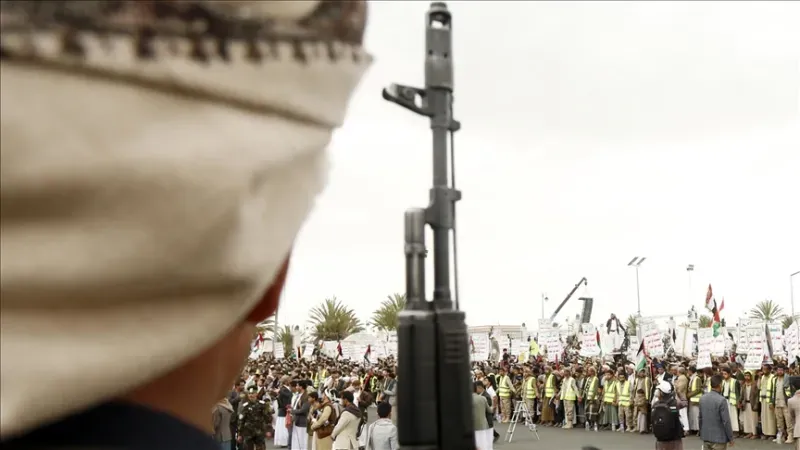 بين الردع والتفاهمات.. واشنطن تُبقي الحوثيين خارج المعركة