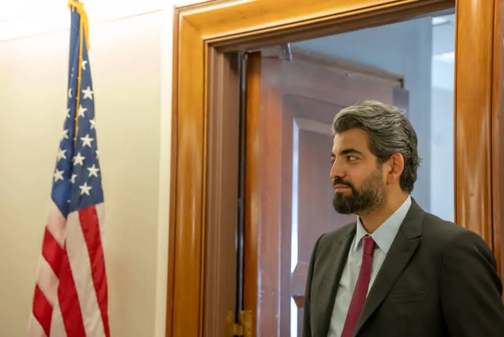 عدن على موعد مع لحظة دولية حاسمة.. وفد أمريكي يقترب وملف الجنوب يدخل غرف القرار الكبرى