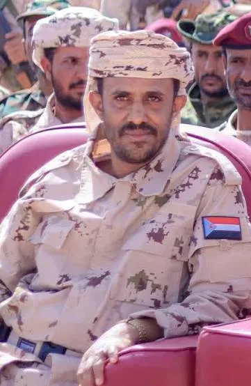 قيادة محور شبوة واللواء الخامس مشاة تجدد العهد للرئيس الزبيدي وتؤكد: ولاؤنا المطلق لدولة الجنوب العربي