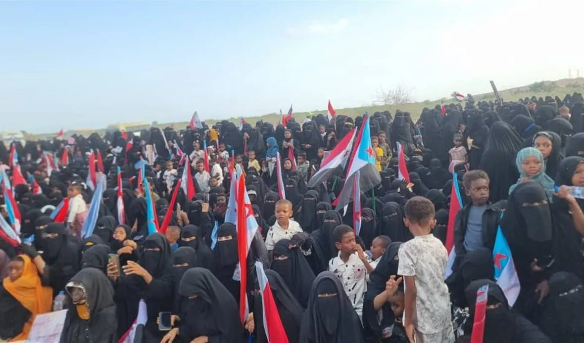 حضور نسوي لافت في مليونية المسيلة يجسد دور المرأة الجنوبية في دعم مسار النضال