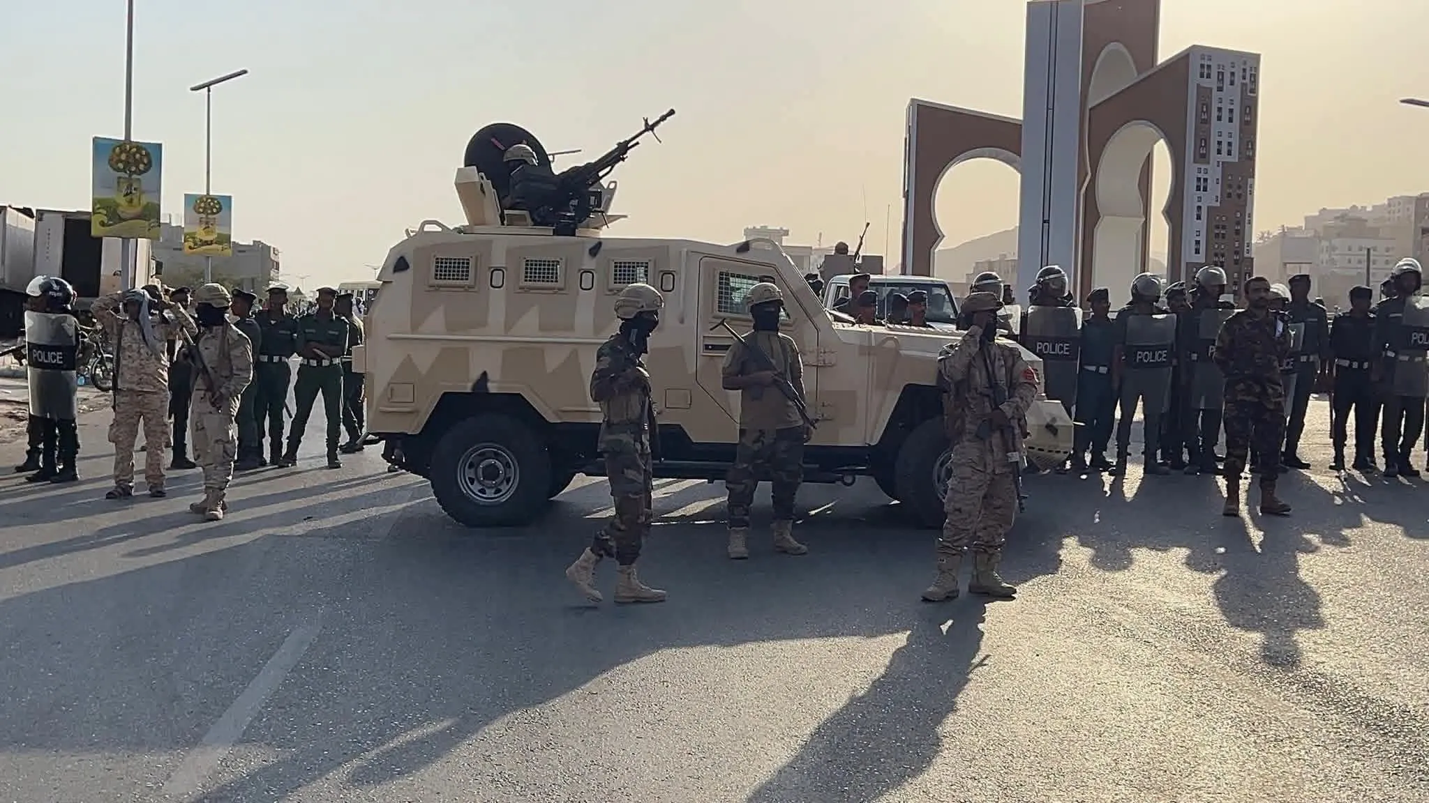 هيومن رايتس فاونديشن تدين قمع المسيرة السلمية بالمكلا وإطلاق النار على المشاركين ومنع التجمع.