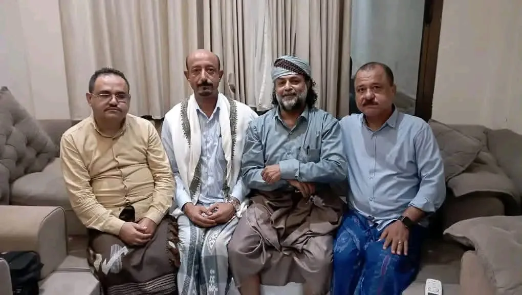 فريق  من الجمعية الوطنية يزور القيادي \"أبو همام\" للاطمئنان على صحته ويؤكد على حماية حدود الجنوب ورفض الاستفزازات