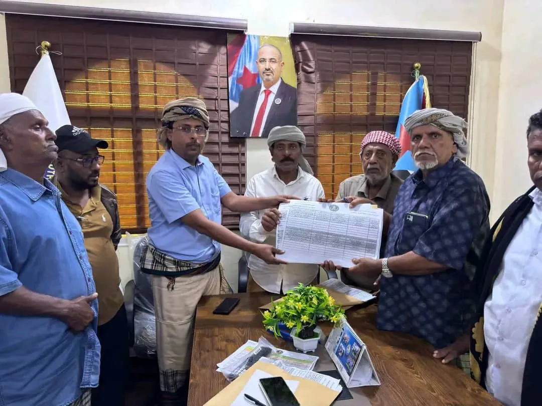 انتقالي سقطرى يدشّن التعبئة العامة ويوزّع كشوفات التسجيل على المراكز المحلية