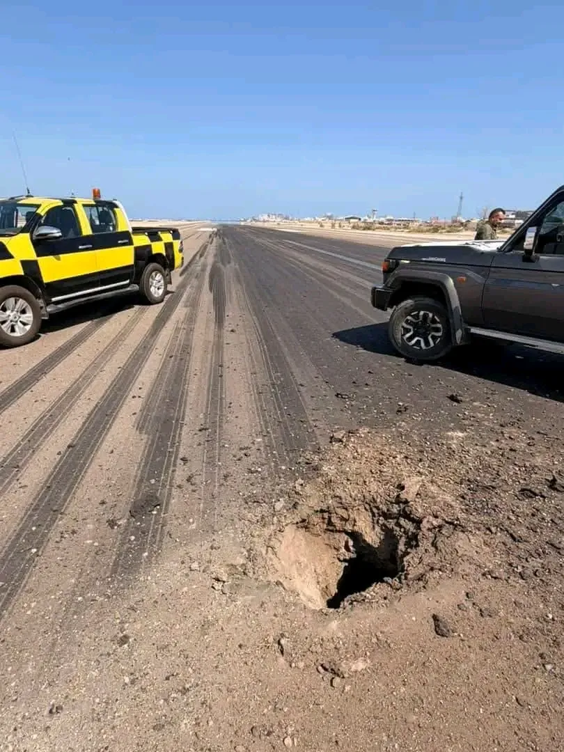 الحوثيون يجدّدون قصف مطار عدن ويعرّضون المسافرين للخطر