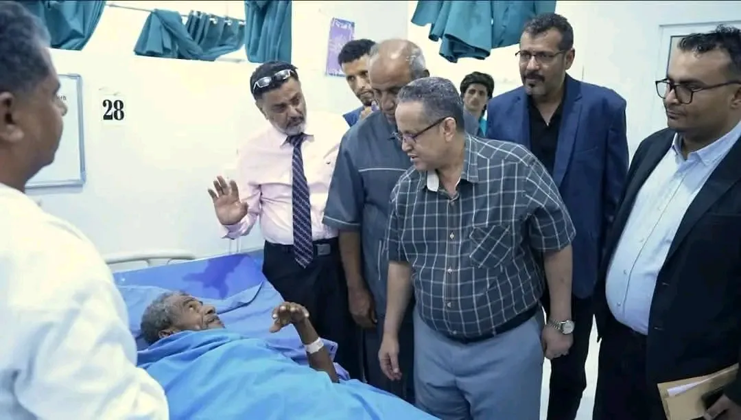 الحالمي يتفقد جرحى القوات المسلحة الجنوبية والمقاومة بمستشفى عبود العسكري ويفتتح أقسام رقود جديدة بسعة 60 سريرًا