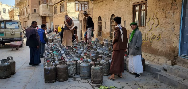 سطوانات رديئة وغاز بلا رائحة.. الحوثي يوزع الموت إلى منازل اليمنيين