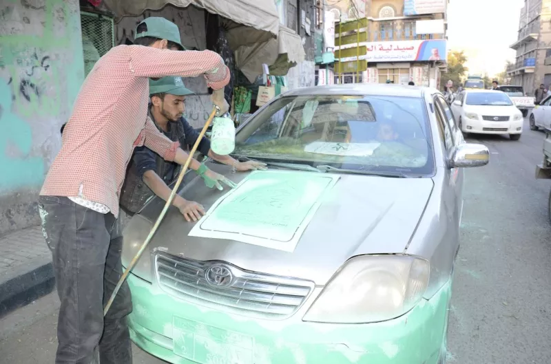 الرايات الخضراء".. حيلة حوثية جديدة لابتزاز تجار إب