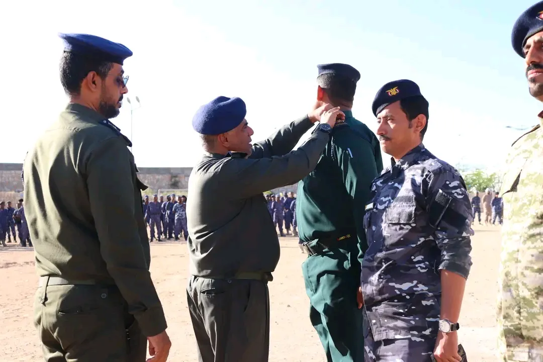 تقديرا لجهودهم.. العميد المنهالي يقلّد منتسبي المكافحة رتبهم الجديدة