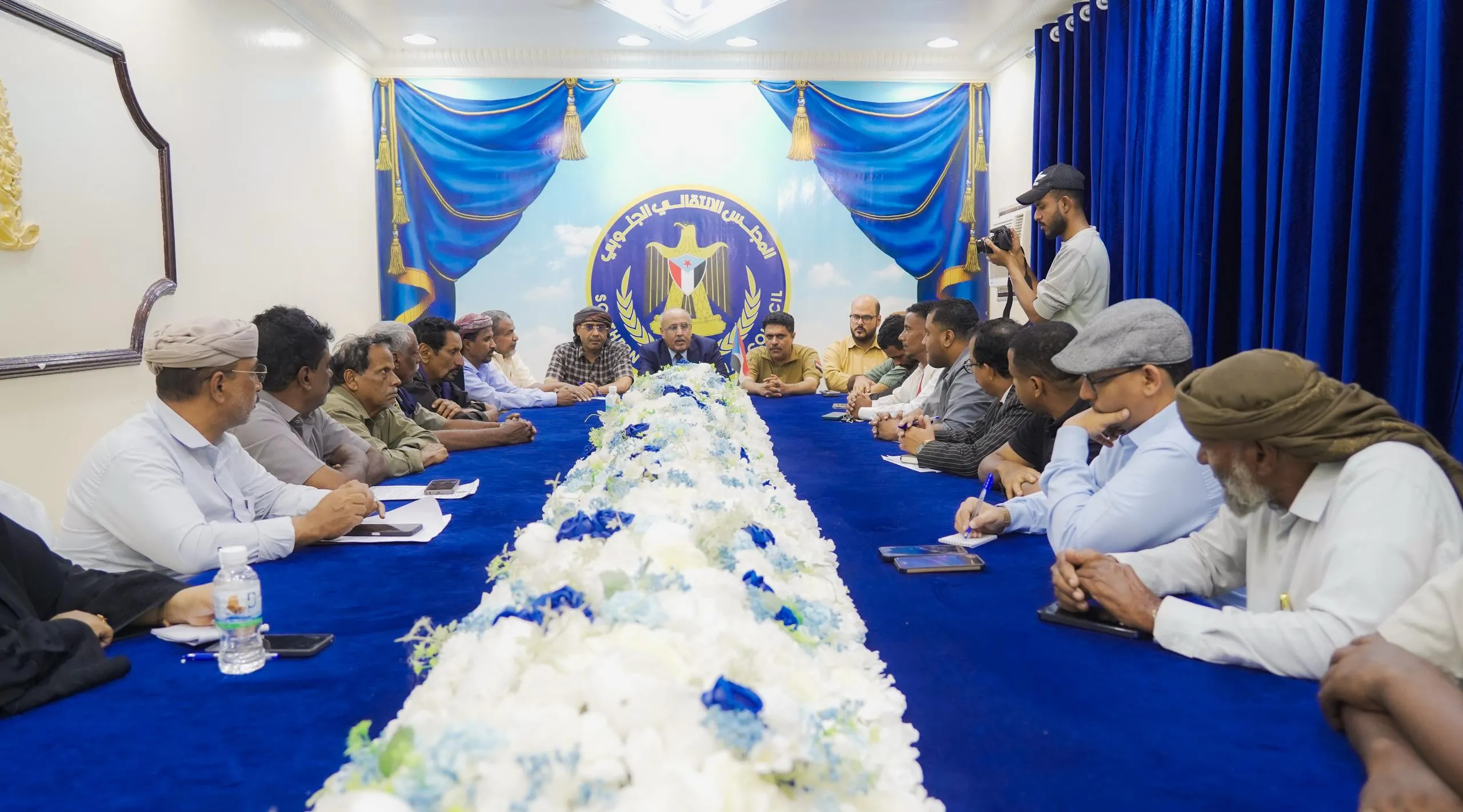 Al-Kathiri Chairs Emergency Meeting to Review Preparations for Hadhramaut First Event