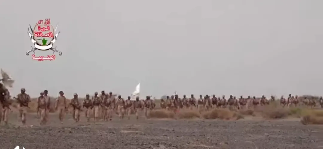 قوات العمالقة الجنوبية تنفذ مسيرًا تكتيكيًّا لتعزيز جاهزيتها القتالية