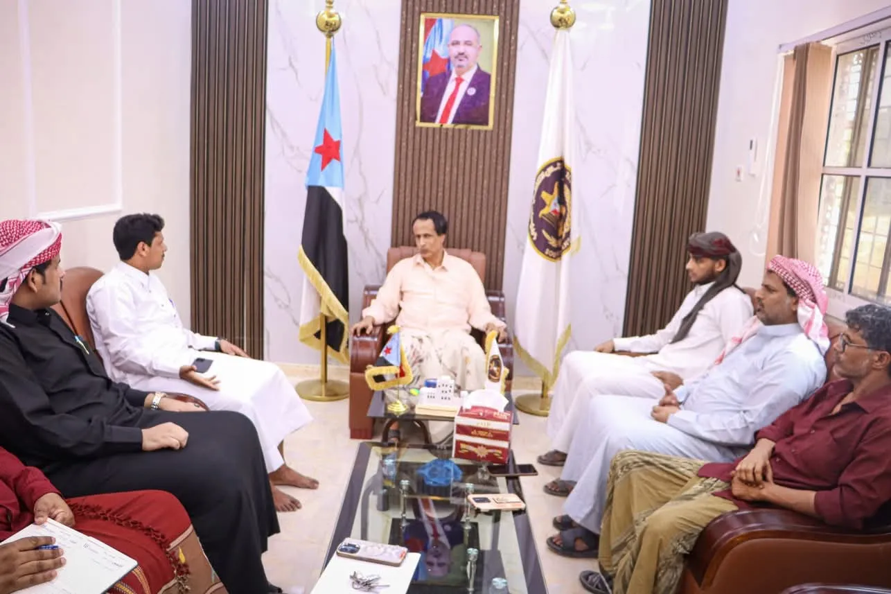 رئيس انتقالي المهرة يلتقي بقيادة منتدى الطالب المهري بعدن ويطلع على أوضاع الطلاب الدارسين .