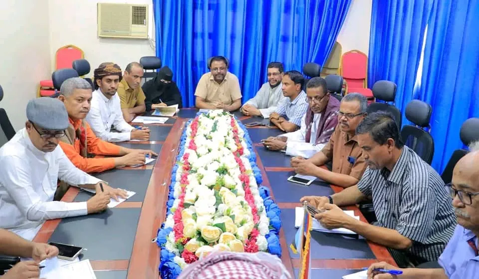 تنفيذية انتقالي وادي وصحراء حضرموت تناقش التحديات الاقتصادية والخدمية وتأثيرها على المواطنين
