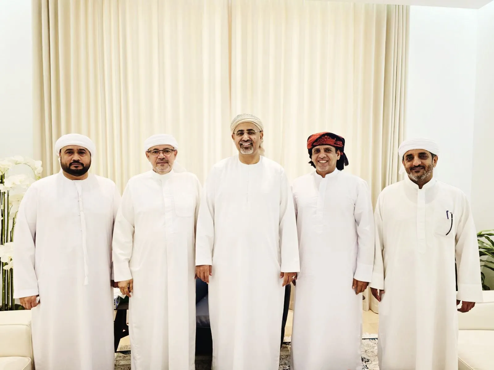 الرئيس الزُبيدي يلتقي السلطان عبدالله آل عفرار