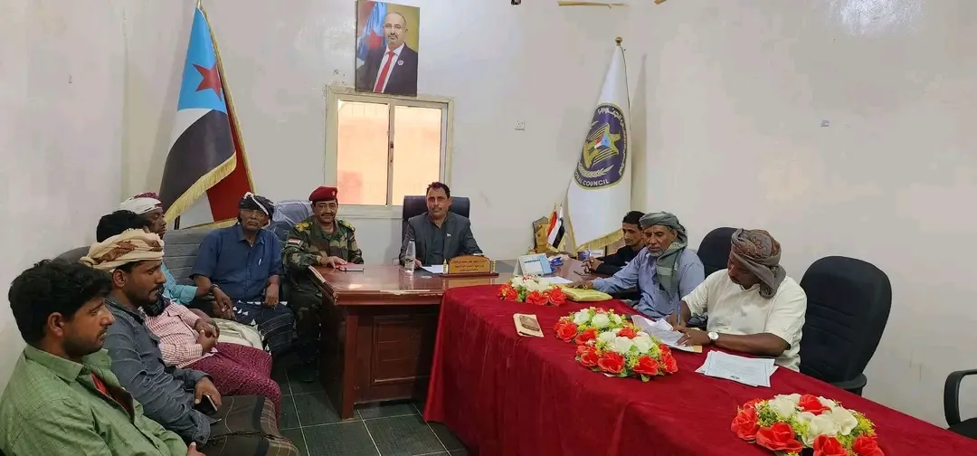 رئيس تنفيذية انتقالي سقطرى يلتقي رئيس العمليات المشتركة بالمحافظة