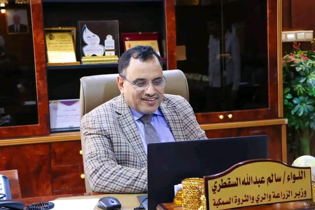 الوزير السقطري يبحث مع السفير الياباني تعزيز التعاون في قطاعات الزراعة والأسماك