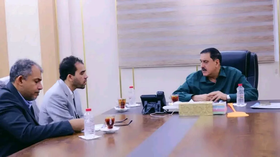 مدير أمن العاصمة عدن يبحث مع الصليب الأحمر سبل تعزيز الدعم الإنساني للسجون.