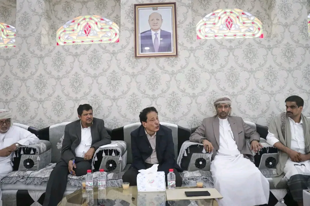 بحضور قيادة انتقالي المهرة... انعقاد اجتماع موسع مع قيادات الأحزاب والمكونات السياسية لمناقشة المستجدات الأمنية بالمحافظة .