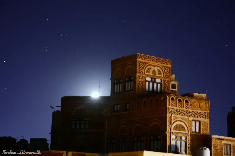 مطاعم صنعاء.. جبهة حرب حوثية مفعمة برائحة الكباب والمندي
