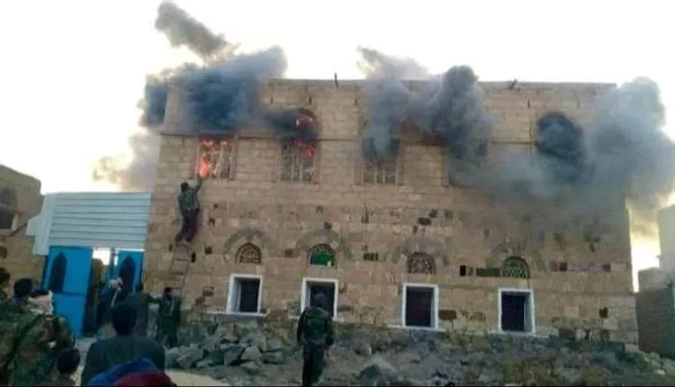 من «خبزة» إلى «الحفرة».. الحوثي ينكّل برداع اليمنية