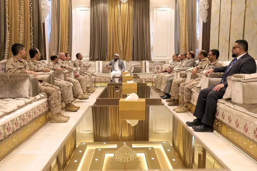 خلال ترأسه اجتماعا عسكريا.. المحرّمي: سقوط الحوثي بات وشيكاً والجيش على أهبة الاستعداد