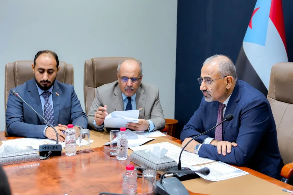 الجنوب على أعتاب التعافي.. تحركات الرئيس الزُبيدي تعيد ضبط المسار الاقتصادي