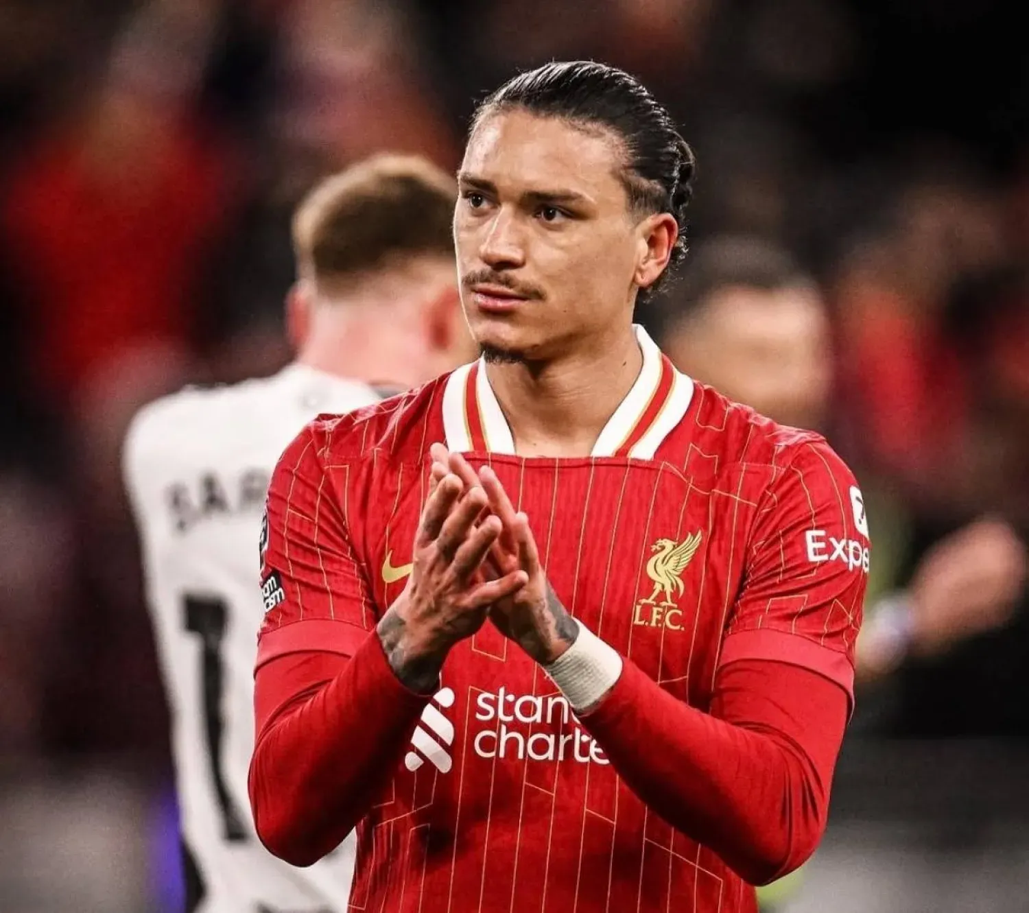 ميلان ينافس الهلال على خدمات نونيز