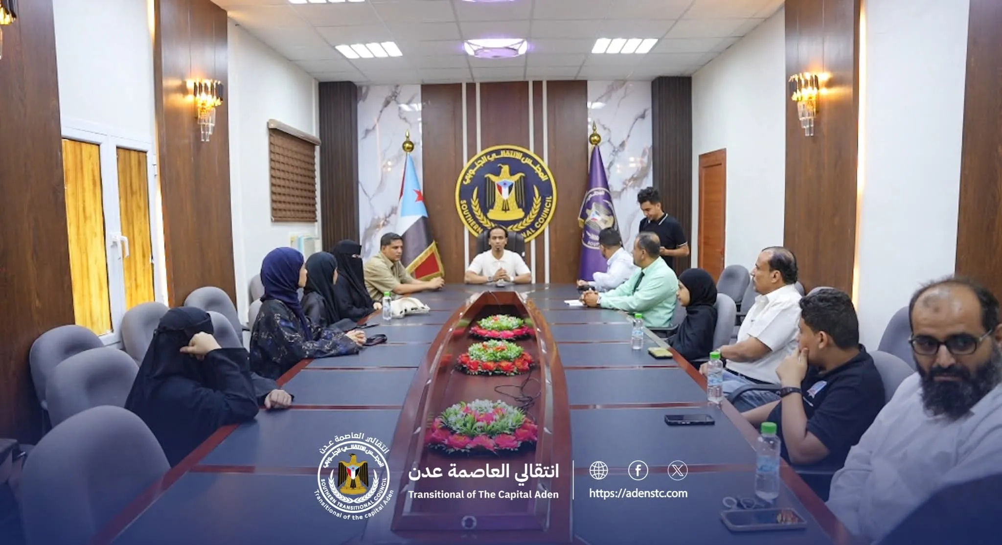 الرئيس الزُبيدي يُكرِّم أوائل الثانوية العامة في العاصمة عدن ويهنئهم بتفوقهم