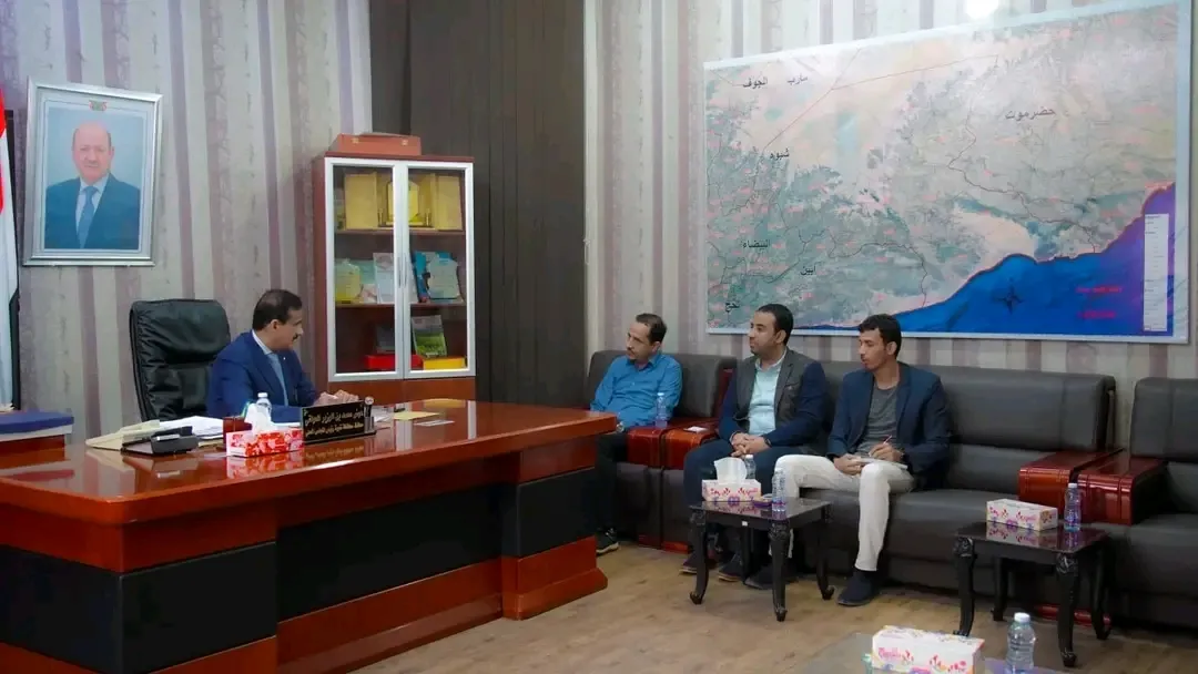 المحافظ بن الوزير يشيد بالتدخلات النوعية لمنظمة أطباء بلا حدود البلجيكية ويطلع على إنجازاتها الطبية في شبوة