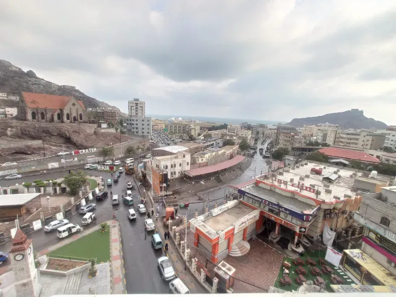 أولى ثمار تحركه الأخير.. مركزي عدن يحشد مليار دولار من الاحتياطي الأجنبي