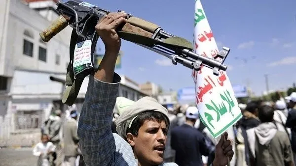 الولاء الأيدلوجي.. الحوثي يحصن جبهاته بـ«عناصره متطرفة»