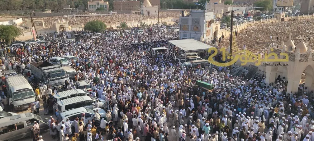 تشييع جثمان الشهيد محمد سعيد يادين في تريم بمشاركة جماهيرية كبيرة.