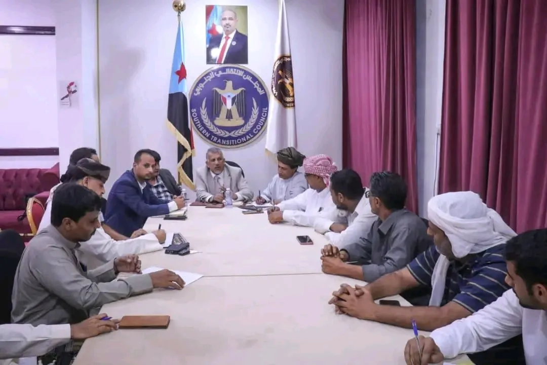 فريق التوجيه والرقابة الرئاسي يعقد لقاءً بالهيئة التنفيذية لانتقالي المهرة .